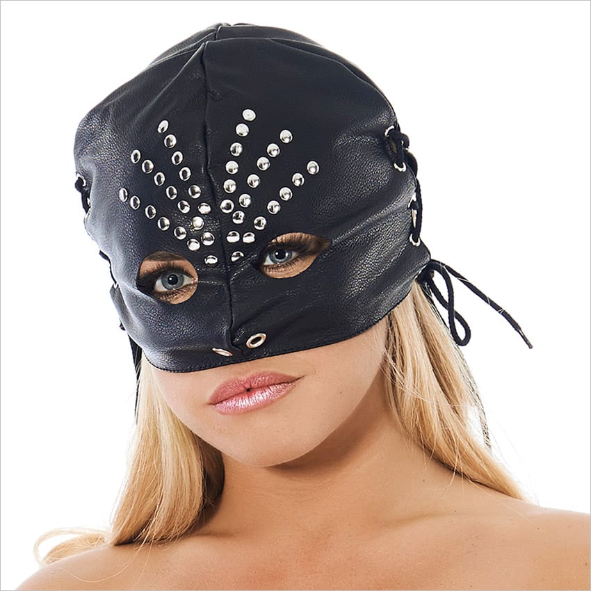 Rimba Demi-masque | Ouvert sur les yeux, le nez et orné de rivets